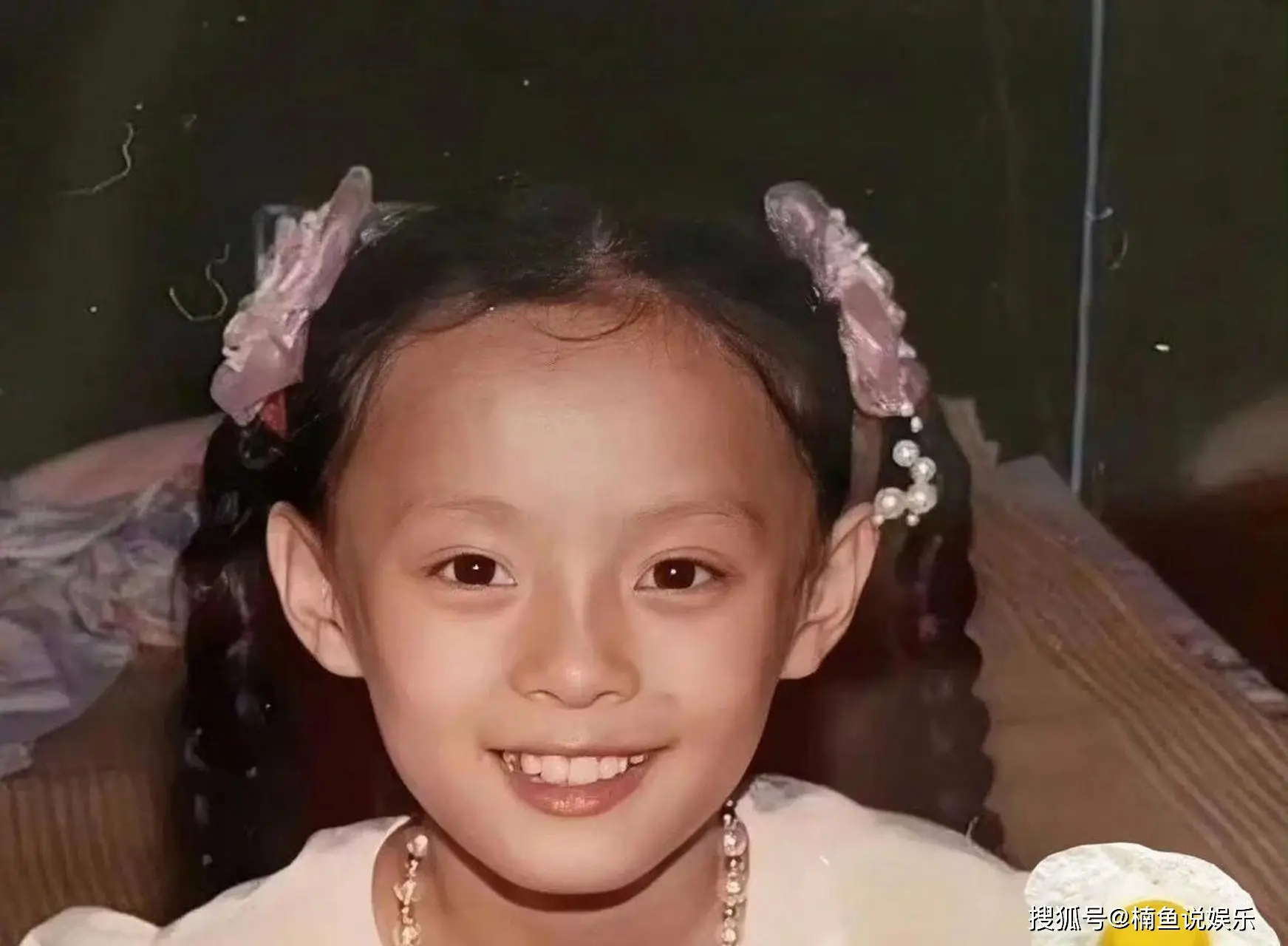 女明星童年照对比_女明星成长蜕变历程_惊艳女明星